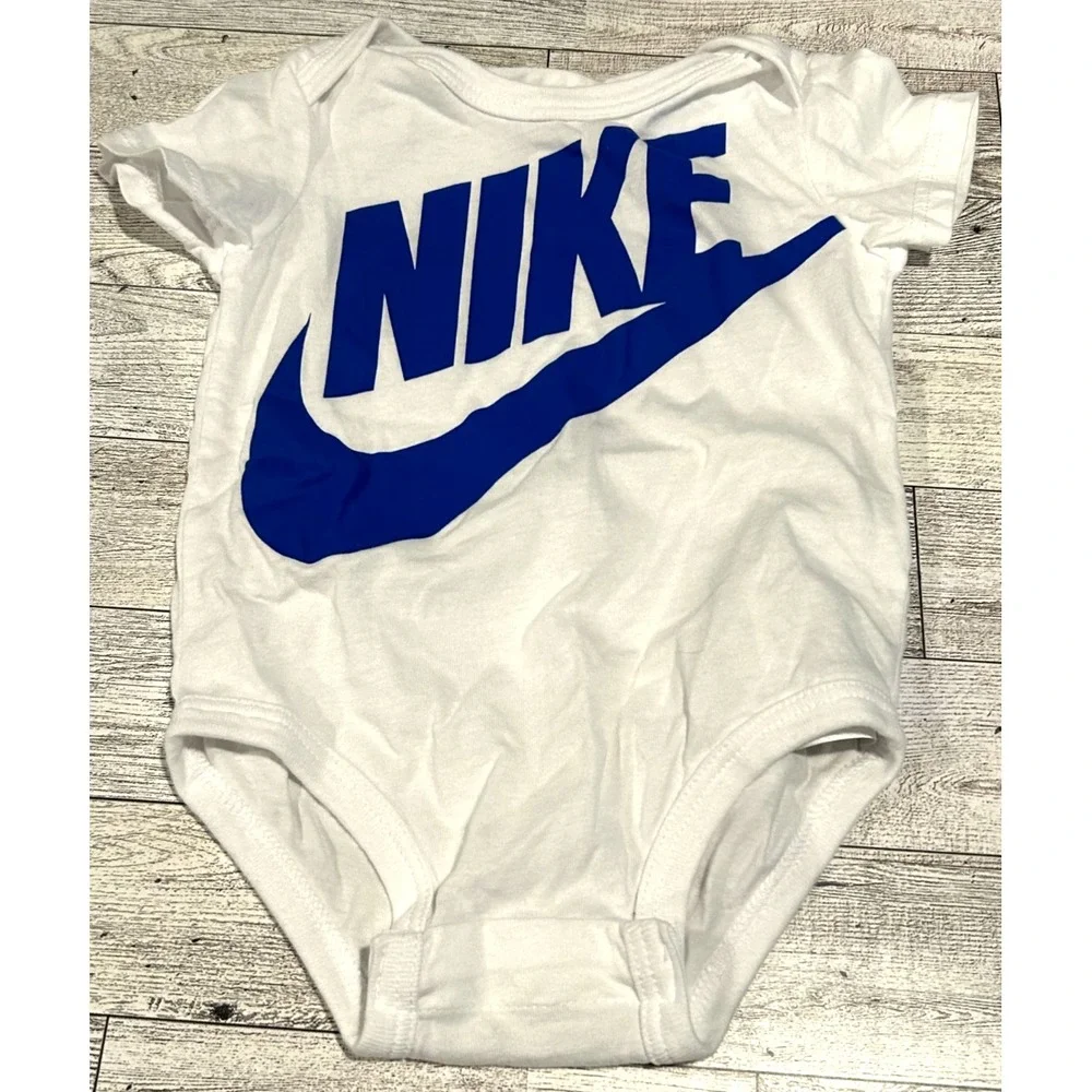 Nike Baby One‎ Piece jumper 6 Months White Blue Swoosh Cotton Short Sleeve Snaps